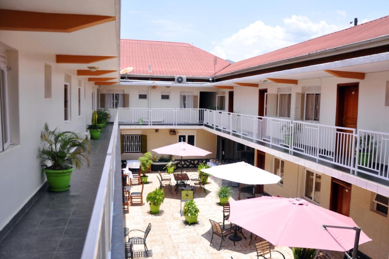 Sandton Hotel Kasese Extérieur photo