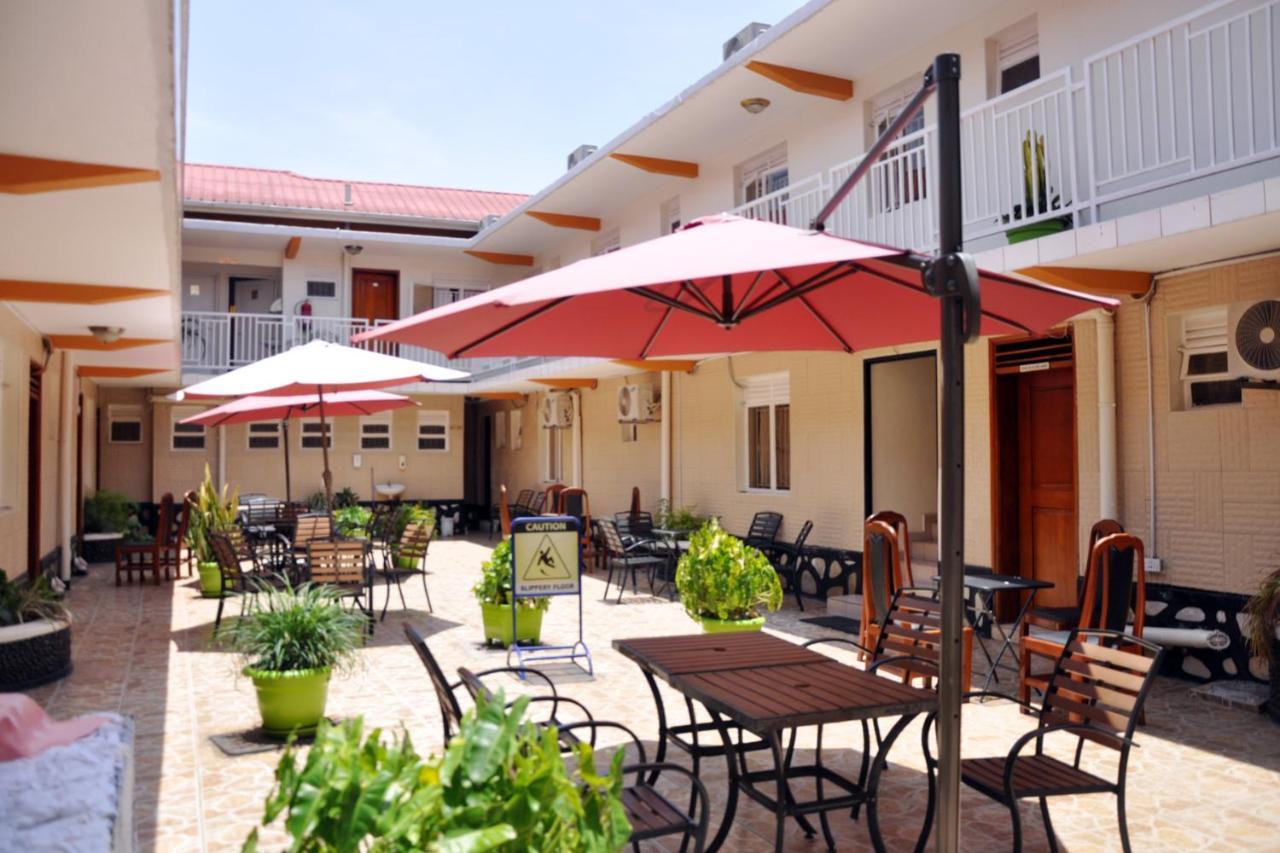 Sandton Hotel Kasese Extérieur photo