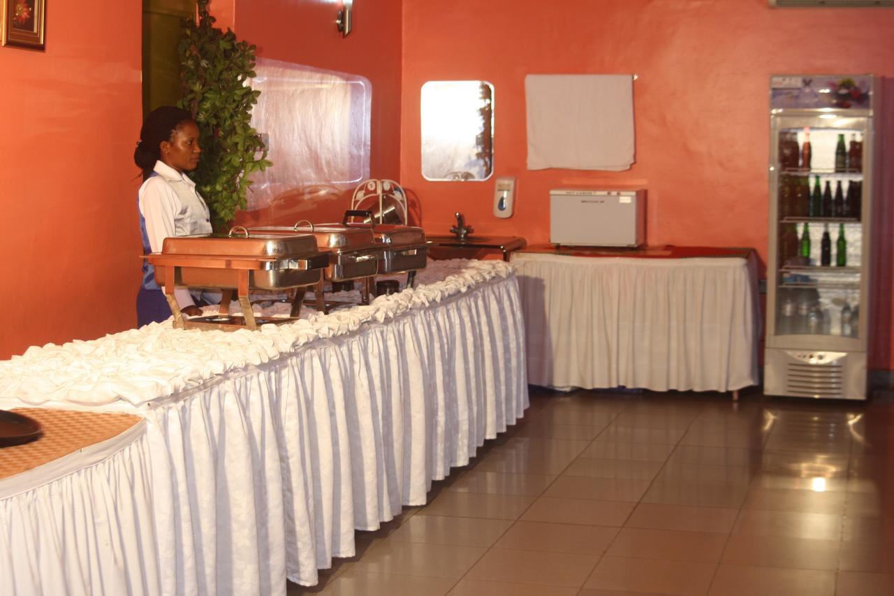 Sandton Hotel Kasese Extérieur photo